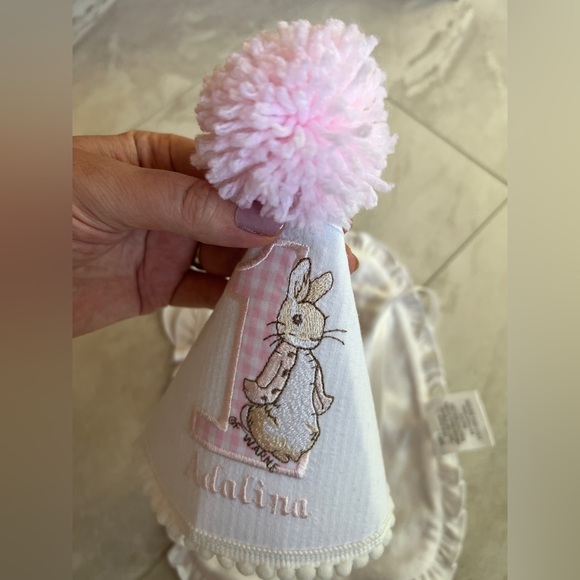 Blank’s boutique Peter rabbit birthday party hat and bib Adalina - Picture 5 of 12
